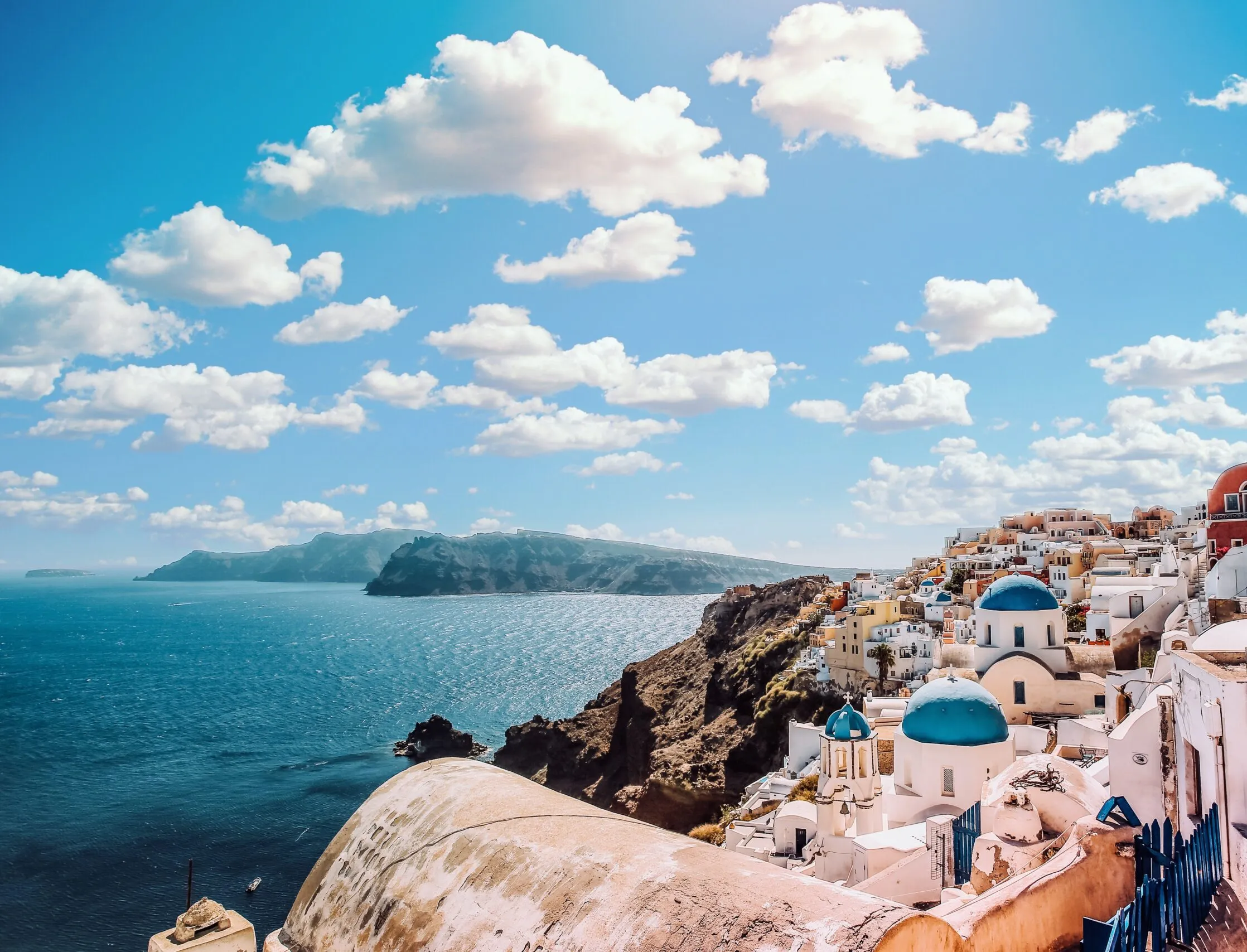 black-swan-exclusive-yacht-mykonos-1-scaled-e1742155758903